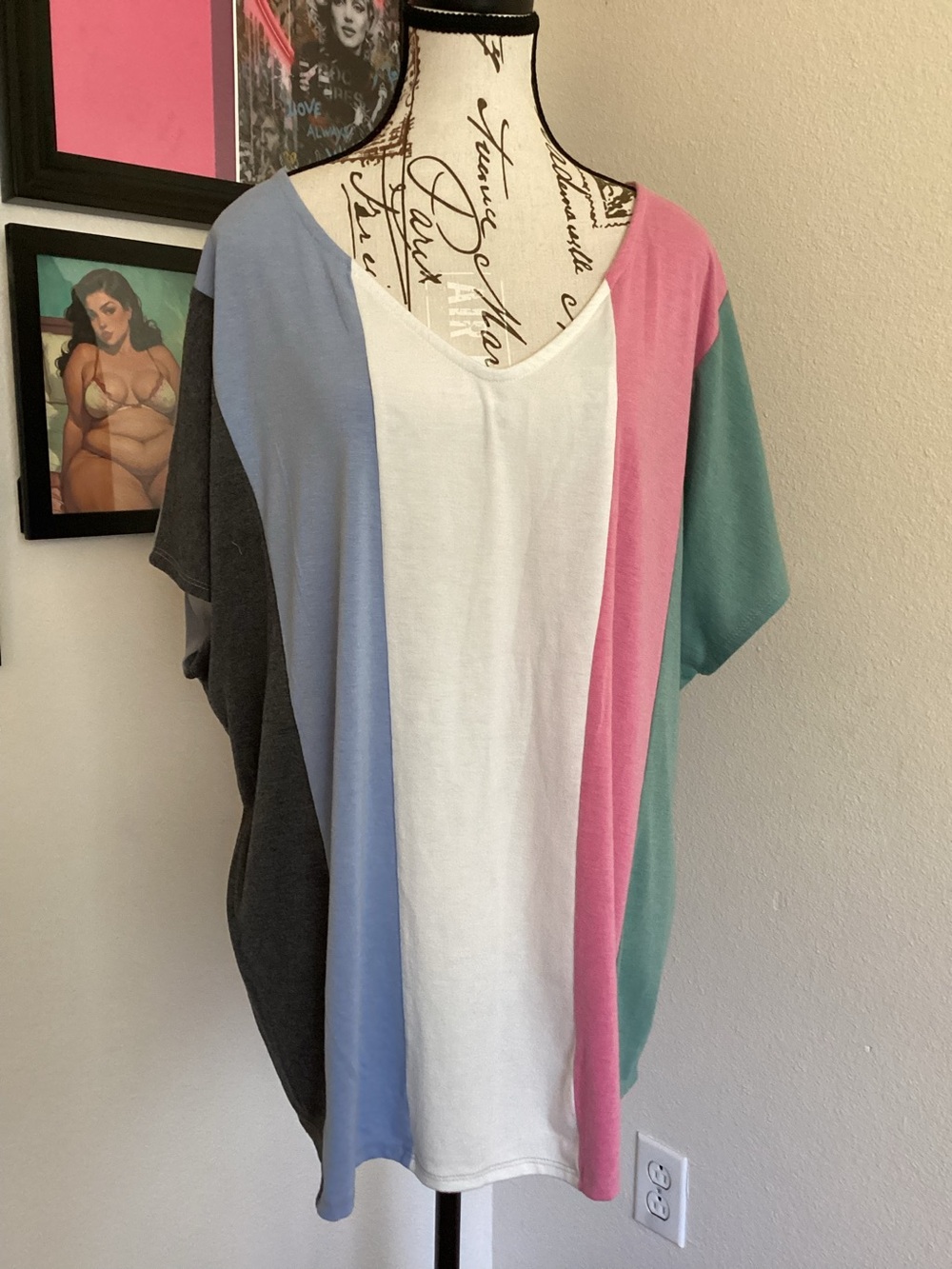 Emerald Colorblock V-Neck Short Sleeve Top in White, Pink, Blue, Green, Gray 2X